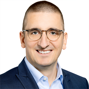 Dr. Karsten Dietrich - Vorstand Personenversicherung AXA