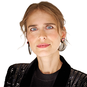 Anna Heller - Concert Pianist and Founder @ MOVING CLASSICS TV | Curated NEW Piano Music